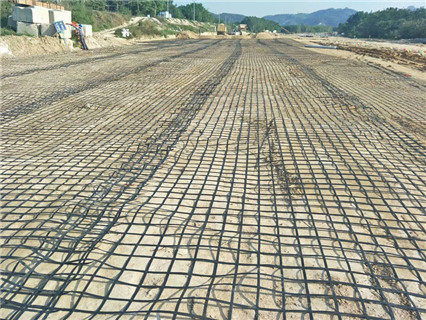 景洪地區(qū)單向鋼塑土工格柵供應(yīng)與報(bào)價(jià)解析